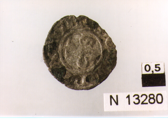 R/ croce patente; V/ tre lettere nel campo (moneta, denaro) (sec. XIII d.C)