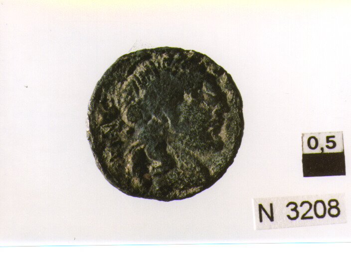 R/ testa di Apollo laureato a destra; V/ Minerva su quadriga a destra (denario) (sec. I a.C)