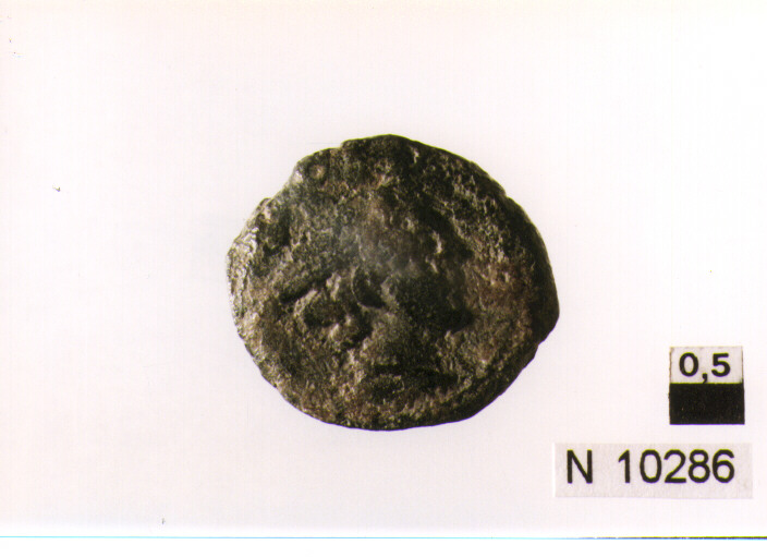 R/ testa di Mercurio a destra; V/ prua a destra, sotto due globetti (moneta, sestante) (secc. III/ I a.C)