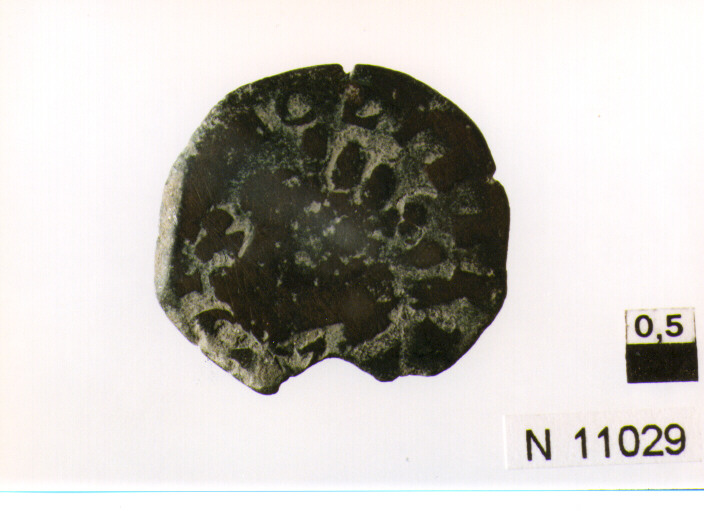 R/ scudo coronato; V/ canestro colmo di frutta e spighe (moneta, grano) (sec. XVII d.C)