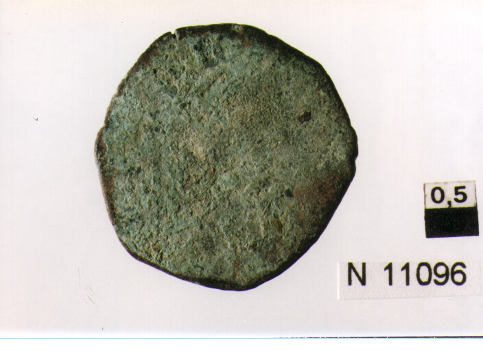 R/ cornucopia ricolma di frutta e spighe; V/ illeggibile (moneta, tornese) (sec. XVII d.C)