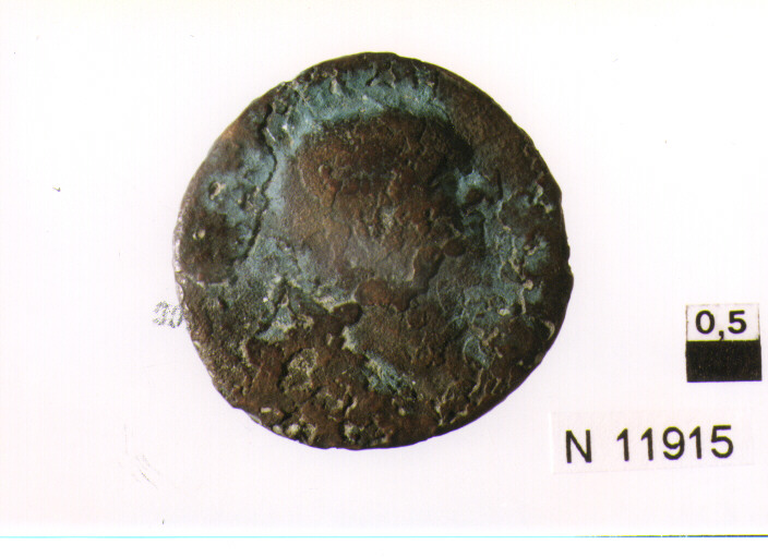 R/ testa di imperatore non id. a destra; V/ figura stante a sinistra (moneta, asse) (secc. I/ II d.C)