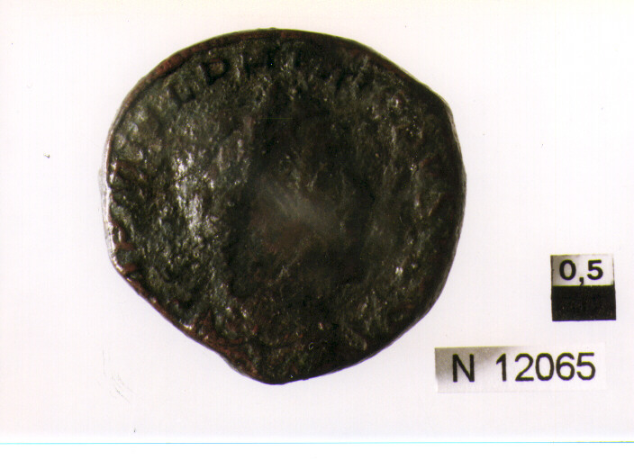 R/ busto drappeggiato e laureato di Filippo a destra; V/ Aequitas (?) stante a sinistra con cornucopia e bilancia (moneta, sesterzio) (sec. III d.C)