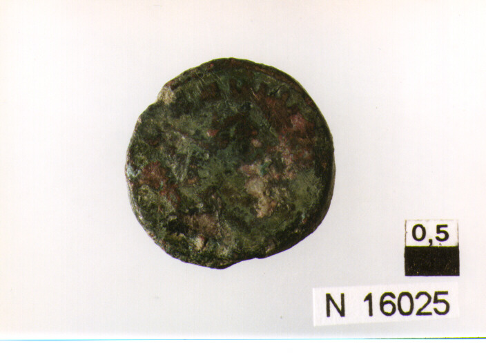 R/ testa radiata a destra; V/ Vittoria stante a sinistra con corona e ramod'olivo (moneta, antoniniano) (sec. III d.C)