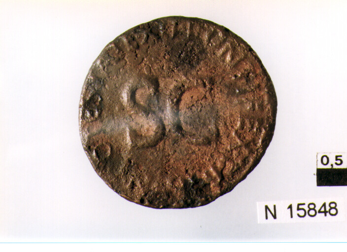 R/ testa di Tiberio, nuda a destra; V/ lettere nel campo (moneta, asse) (sec. I d.C)