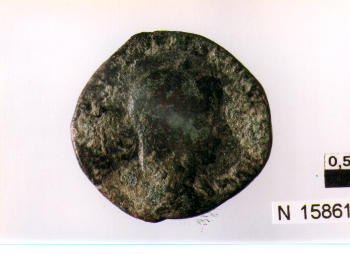 R/ busto drappeggiato di Gordiano a destra; V/ vittoria stante a sinistraappoggiata ad uno scudo tenendo la palma; ia suoi piedi un prigioniero (moneta, sesterzio) (sec. III d.C)