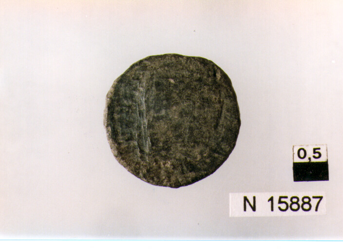 R/ non id.; V/ ingresso dell'accampamento (moneta, follis) (sec. IV d.C)