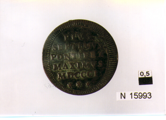 R/ iscrizione nel campo su cinque righe, sotto tre stelle; V/ stella semiovale in cornice cordonata, sovrapposto a chiavi decussate, sormontato da tiara (moneta, mezzo baiocco) (sec. XIX d.C)