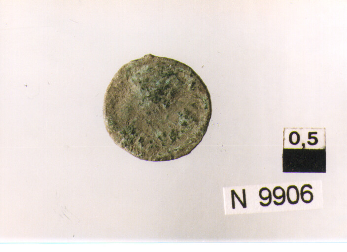 R/ testa radiata di Claudio II a destra; V/ Aequitas stante a sinistra con bilancia e cornucopia (moneta, antoniniano) (sec. III d.C)