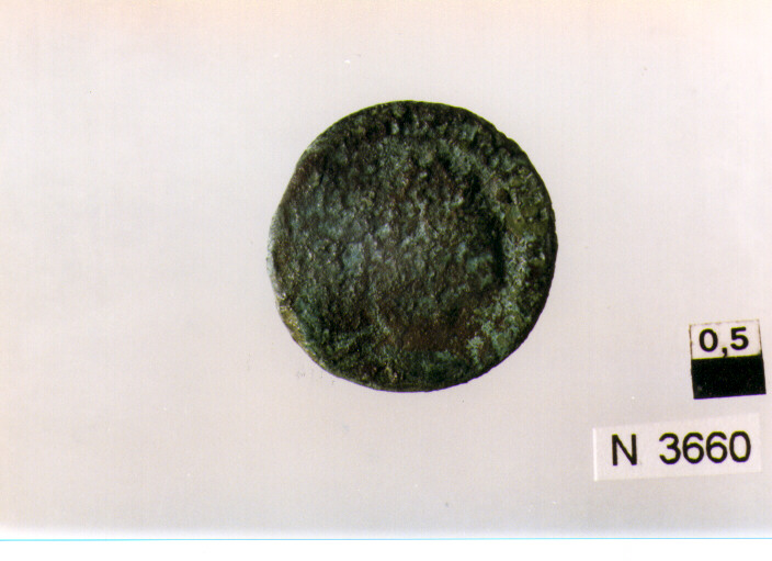 R/ testa radiata di Massimiano(?) a destra; V/ corona d'alloro contenenteiscrizione (moneta, follis) (secc. III/ IV d.C)