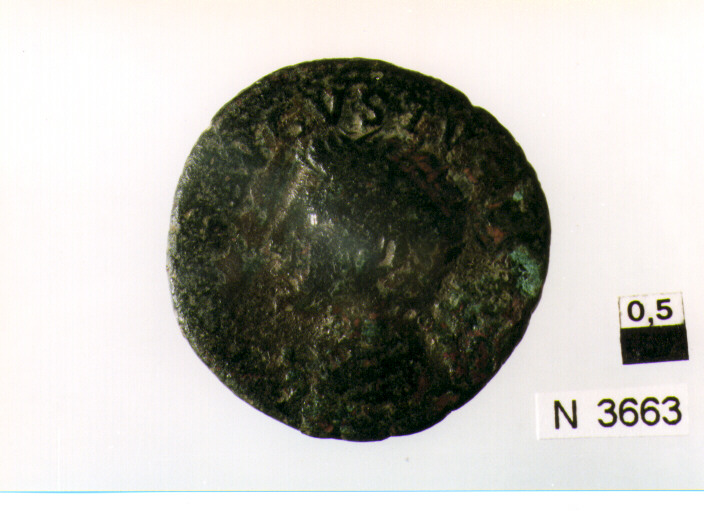 R/ testa radiata di Augusto a sinistra; V/ altare (moneta, asse) (sec. I d.C)