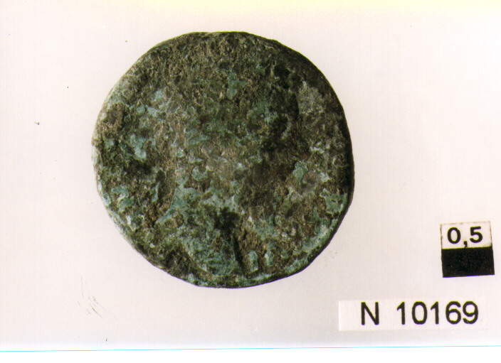 R/ testa laureata di imperatore Marco Aurelio(?) a destra; V/ non id (moneta, asse) (sec. II d.C)