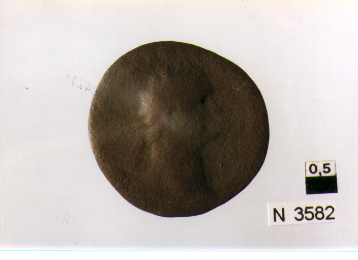 R/ testa di imperatore Domiziano a destra; V/ illeggbile (moneta, asse) (sec. I d.C)