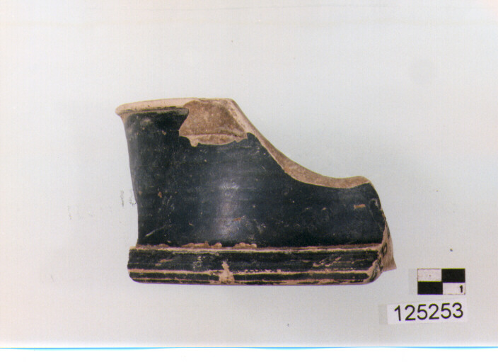 fondo piatto (sec. II a.C)