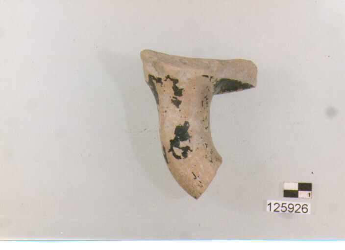 skyphos/ frammento (secc. VI/ XIV d.C)