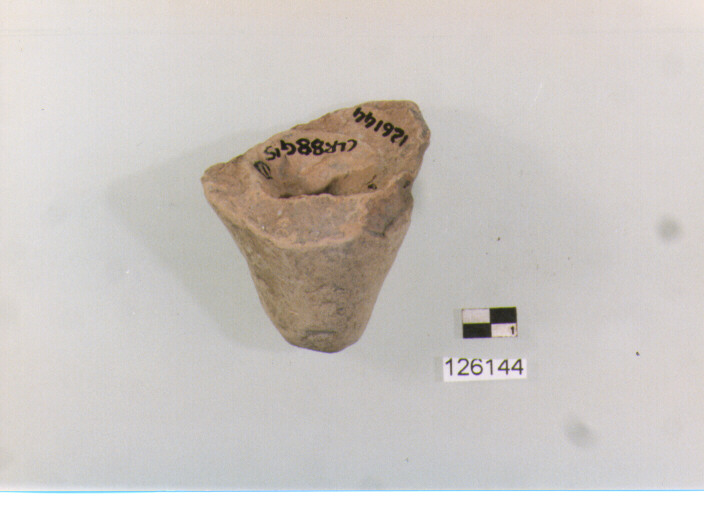 puntale di anforisco (secc. VI/ XIV d.C)