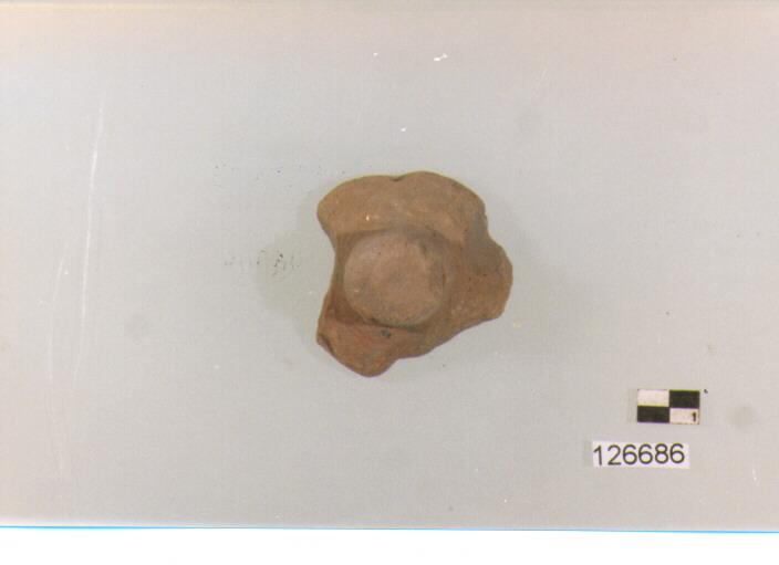 coperchio/ presa (secc. VI/ XIV d.C)