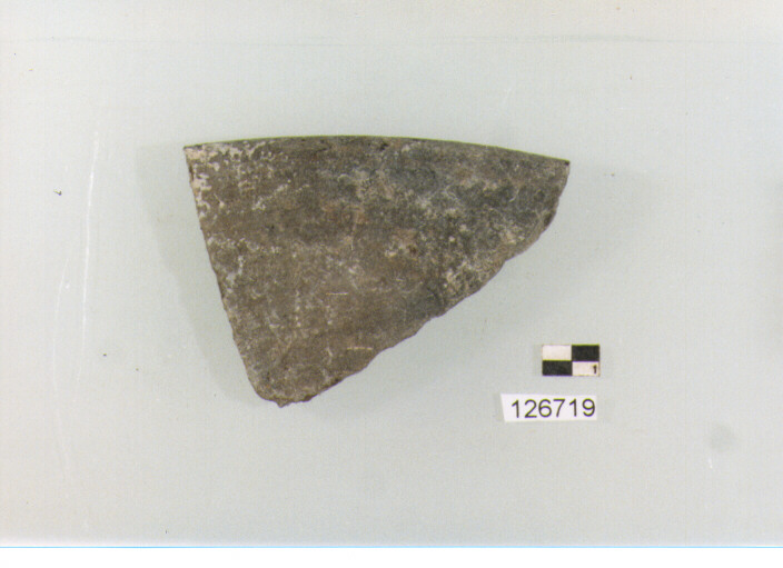 coperchio/ orlo (secc. VI/ XIV d.C)