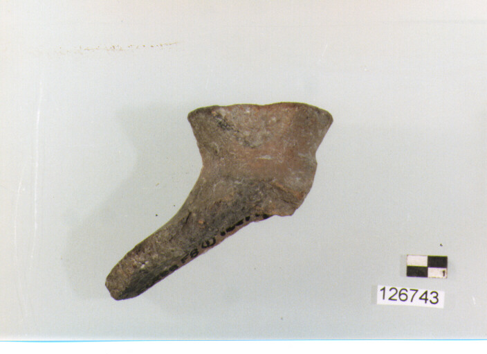 coperchio/ forma parzialmente ricostruibile (secc. VI/ XIV d.C)