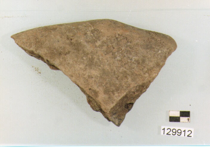 ciotola/ orlo (secc. VI/ XIV d.C)