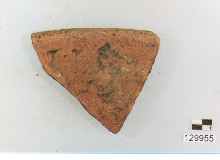 coperchio/ orlo (secc. VI/ XIV d.C)