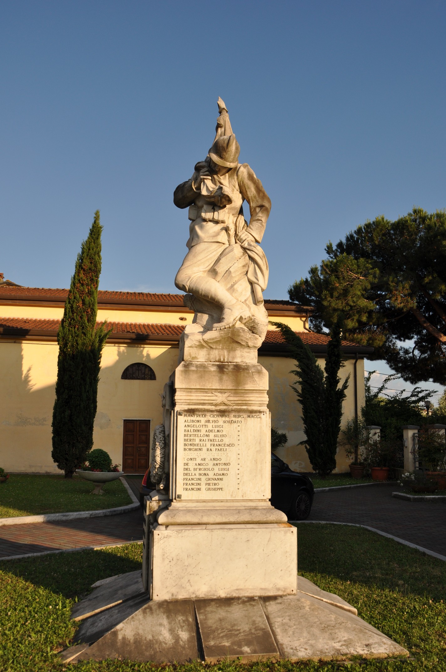 monumento ai caduti - ambito toscano (prima metà sec. XX)