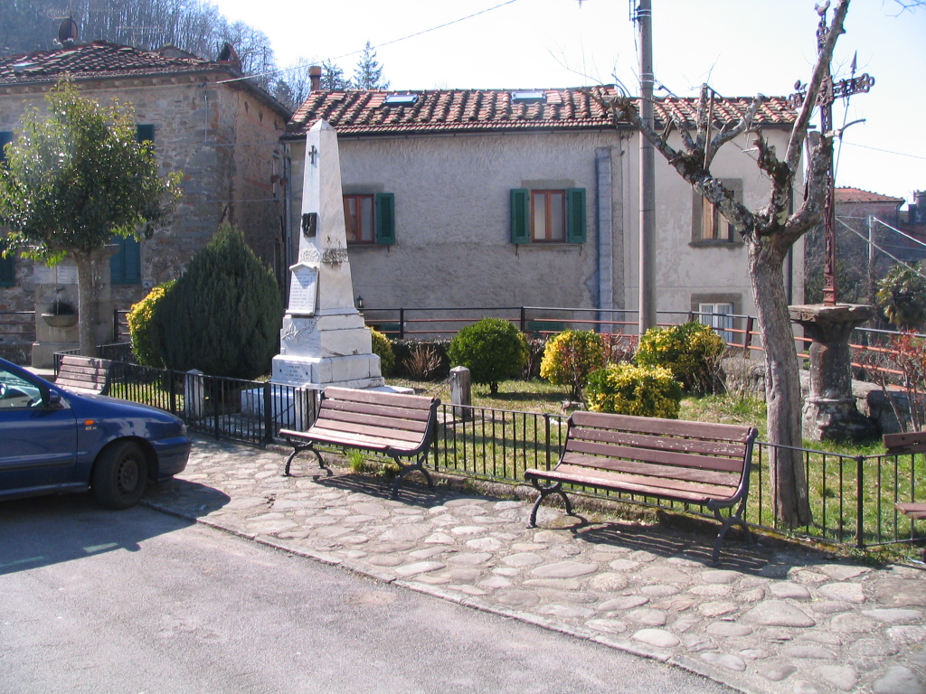 monumento ai caduti - ad obelisco, elemento d'insieme - ambito toscano (primo quarto sec. XX)