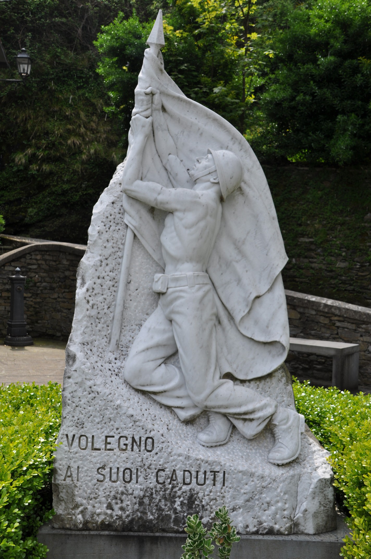 monumento ai caduti - a cippo di Pera Aldo (terzo quarto sec. XX)
