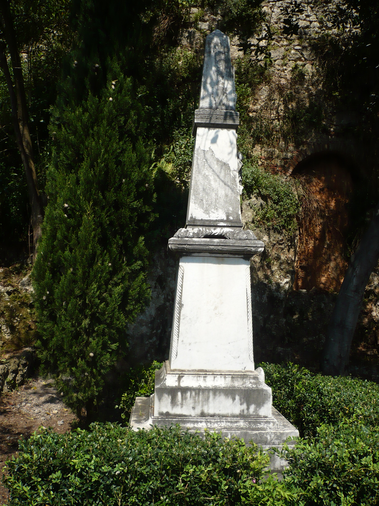 monumento ai caduti - ad obelisco - ambito toscano (primo quarto sec. XX)
