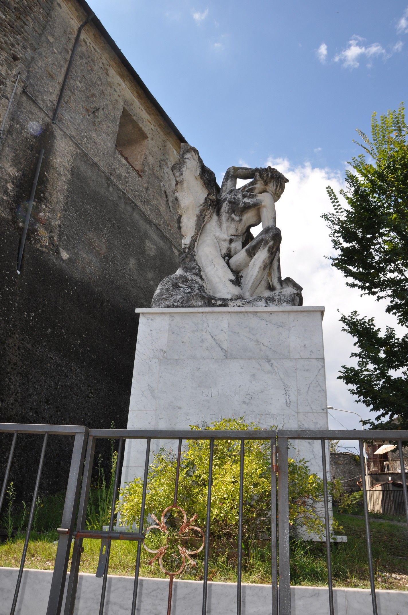 monumento ai caduti - ambito carrarese (metà sec. XX)