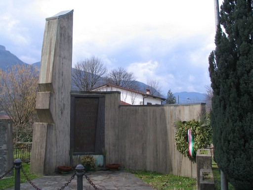 monumento ai caduti - ambito toscano (fine sec. XX)