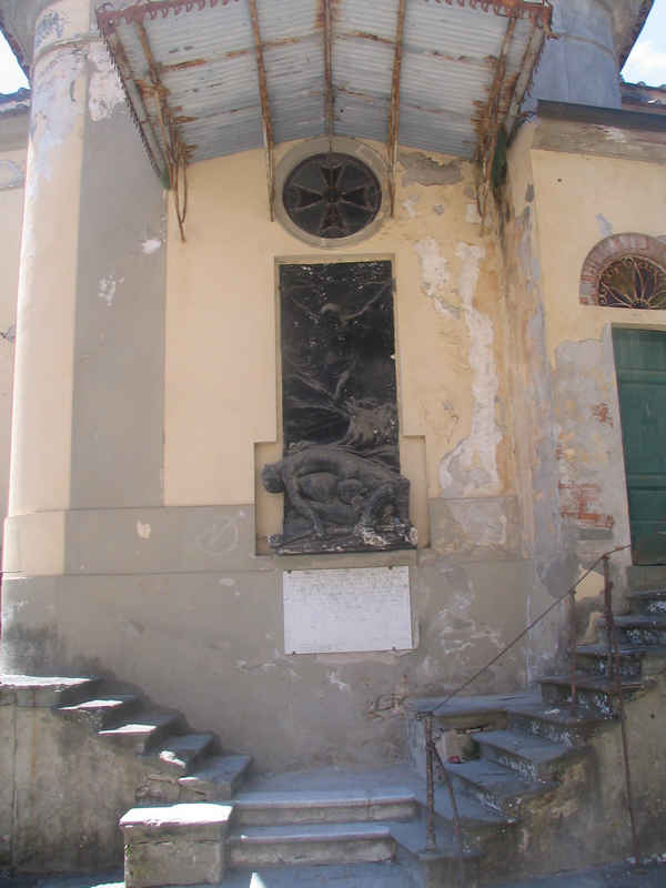 Allegoria della morte del soldato, crocifissione (monumento ai caduti - a lapide) - ambito toscano (prima metà sec. XX)