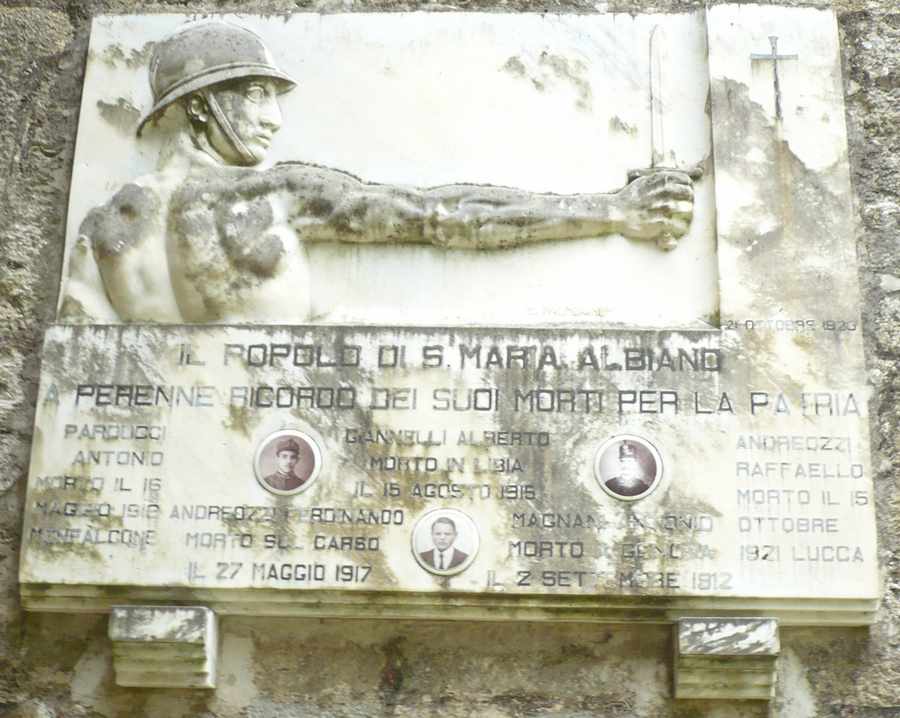Allegoria del soldato come eroe antico (monumento ai caduti - a lapide) di Palmerini Cornelio (Sec. XX)