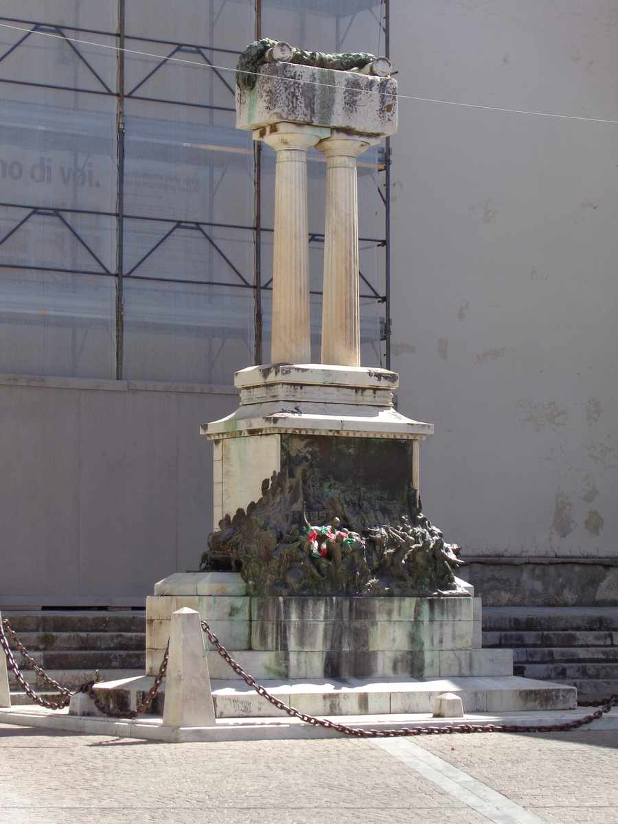 La Battaglia di Legnano (monumento ai caduti - ad ara) di Angeloni Alfredo (e aiuti), Bianchi Pietro (Sec. XX)