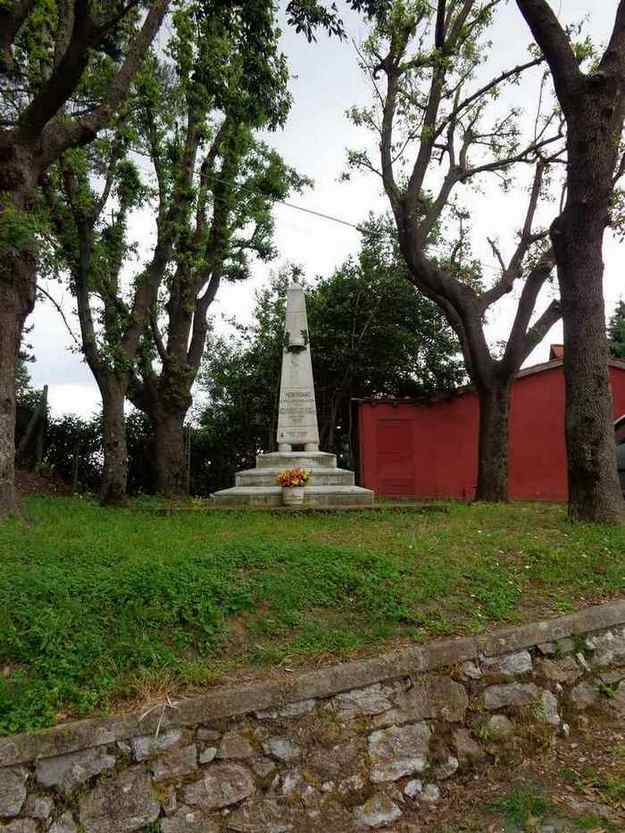 monumento ai caduti - ad obelisco - ambito toscano (seconda metà Sec. XX)