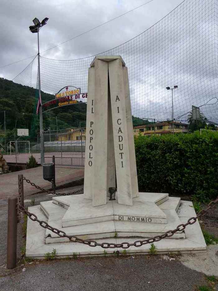 monumento ai caduti - a stele - ambito toscano (metà Sec. XX)