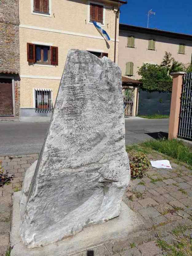 monumento ai caduti - a cippo - ambito toscano (Sec. XX)
