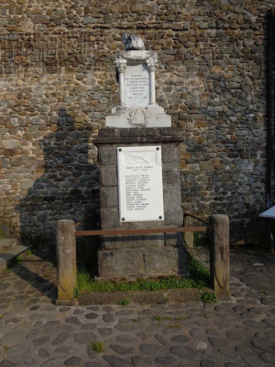 monumento ai caduti - ad ara di Chelotti Agostino (secondo quarto Sec. XX)