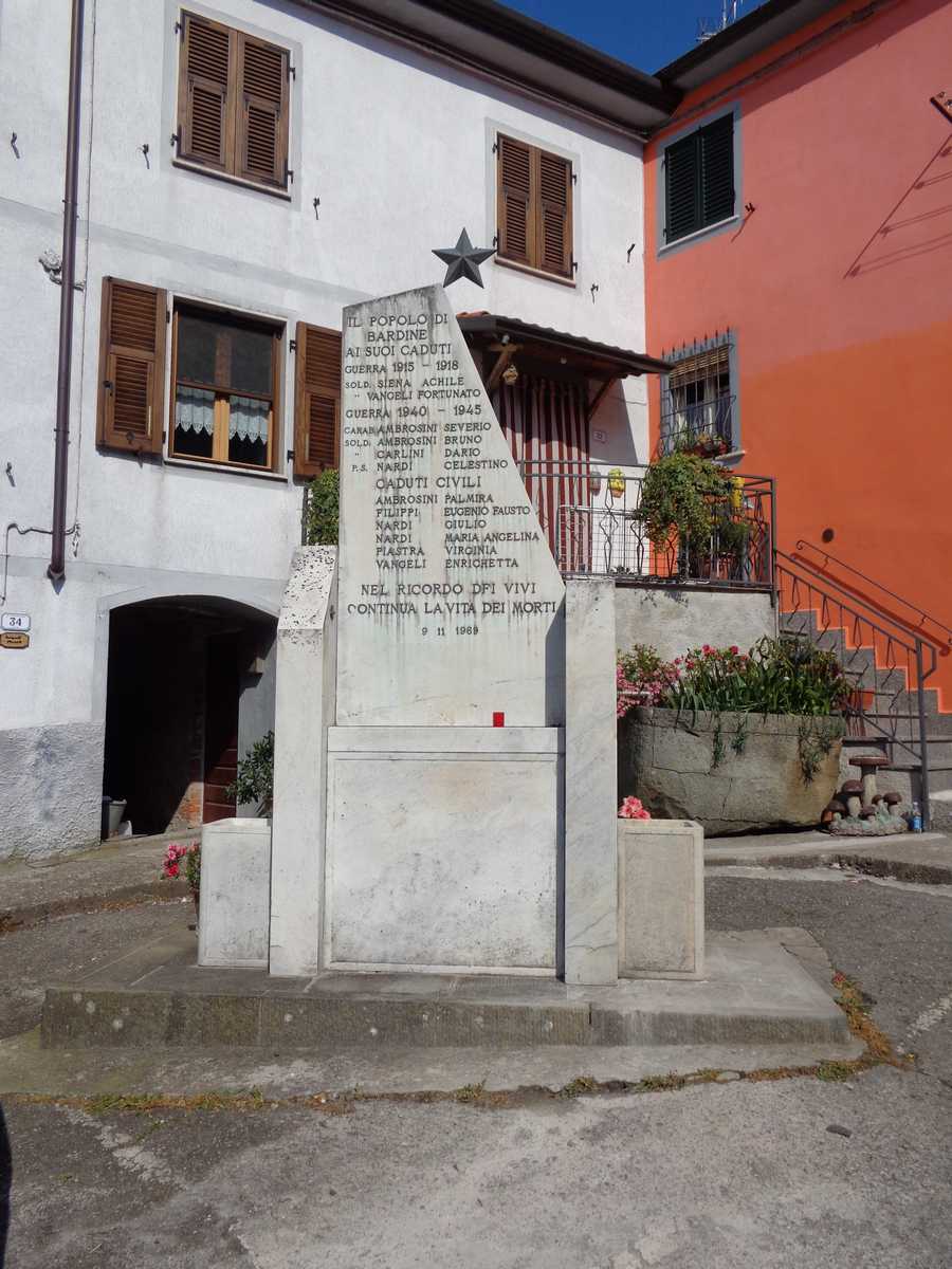 monumento ai caduti - a stele - ambito toscano (Sec. XX)