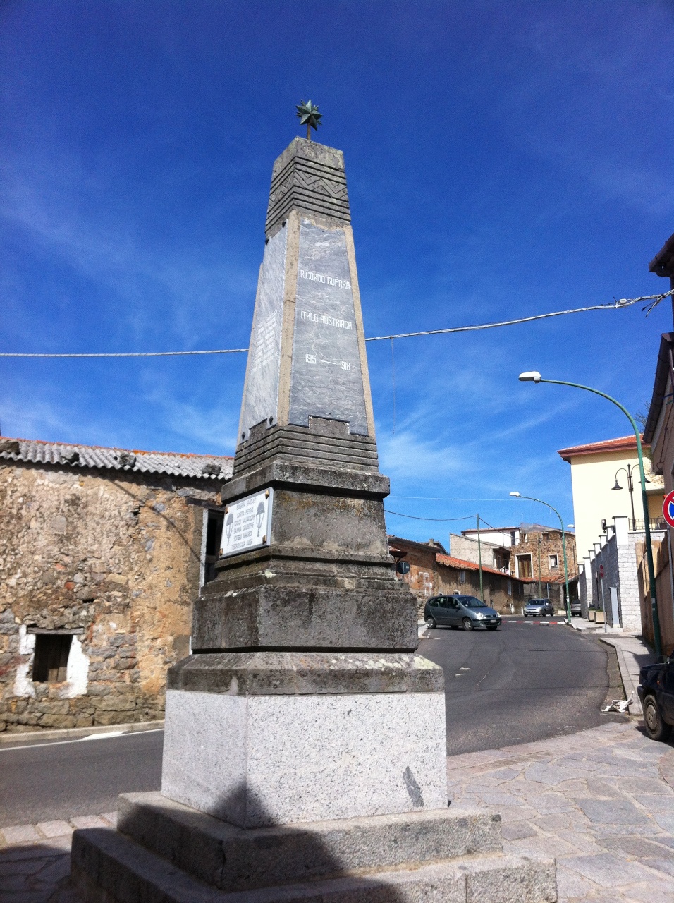 monumento ai caduti - ad obelisco - bottega sarda (sec. XX)