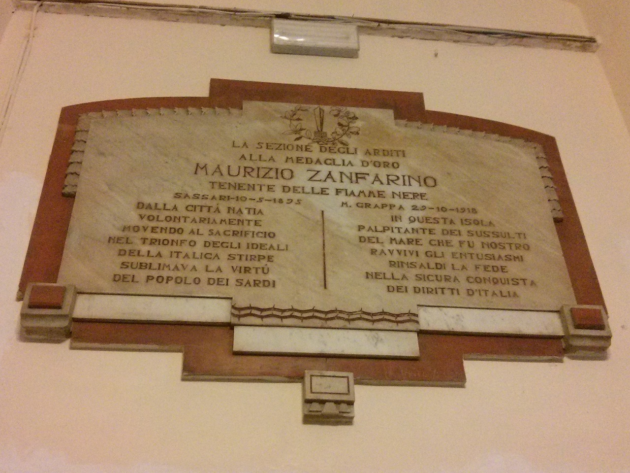 Lapide commemorativa ai caduti