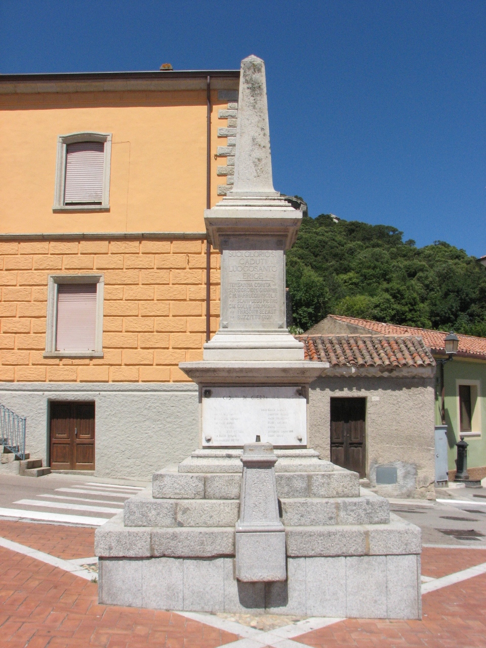 monumento ai caduti - ad obelisco - bottega sarda (sec. XX)