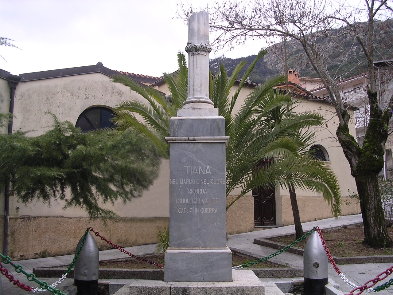 Monumento ai caduti - a colonna spezzata