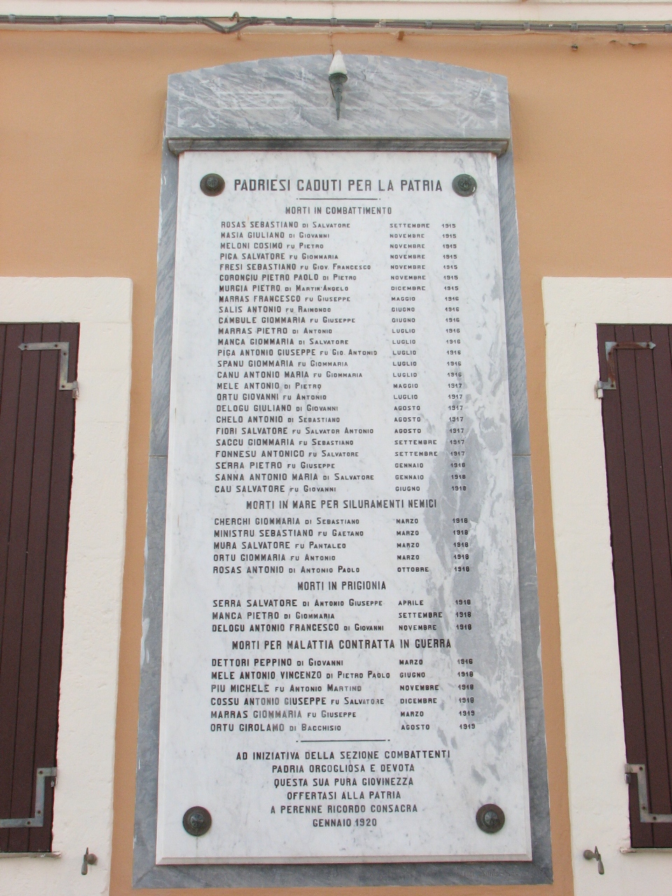 Lapide commemorativa ai caduti