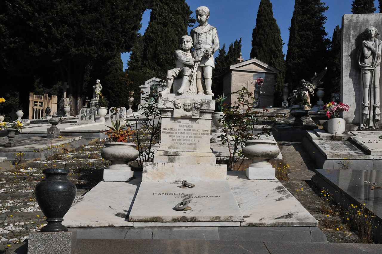 Monumento funebre famiglia Gasparini, Monumento funebre famiglia Gasparini (monumento funebre, opera isolata) - ambito ligure-toscano (prima metà sec. XX)