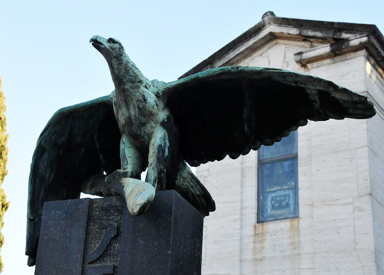 Aquila del monumento funebre della famiglia Graziano, Aquila del monumento funebre della famiglia Graziano (scultura) - ambito ligure-toscano (prima metà sec. XX)