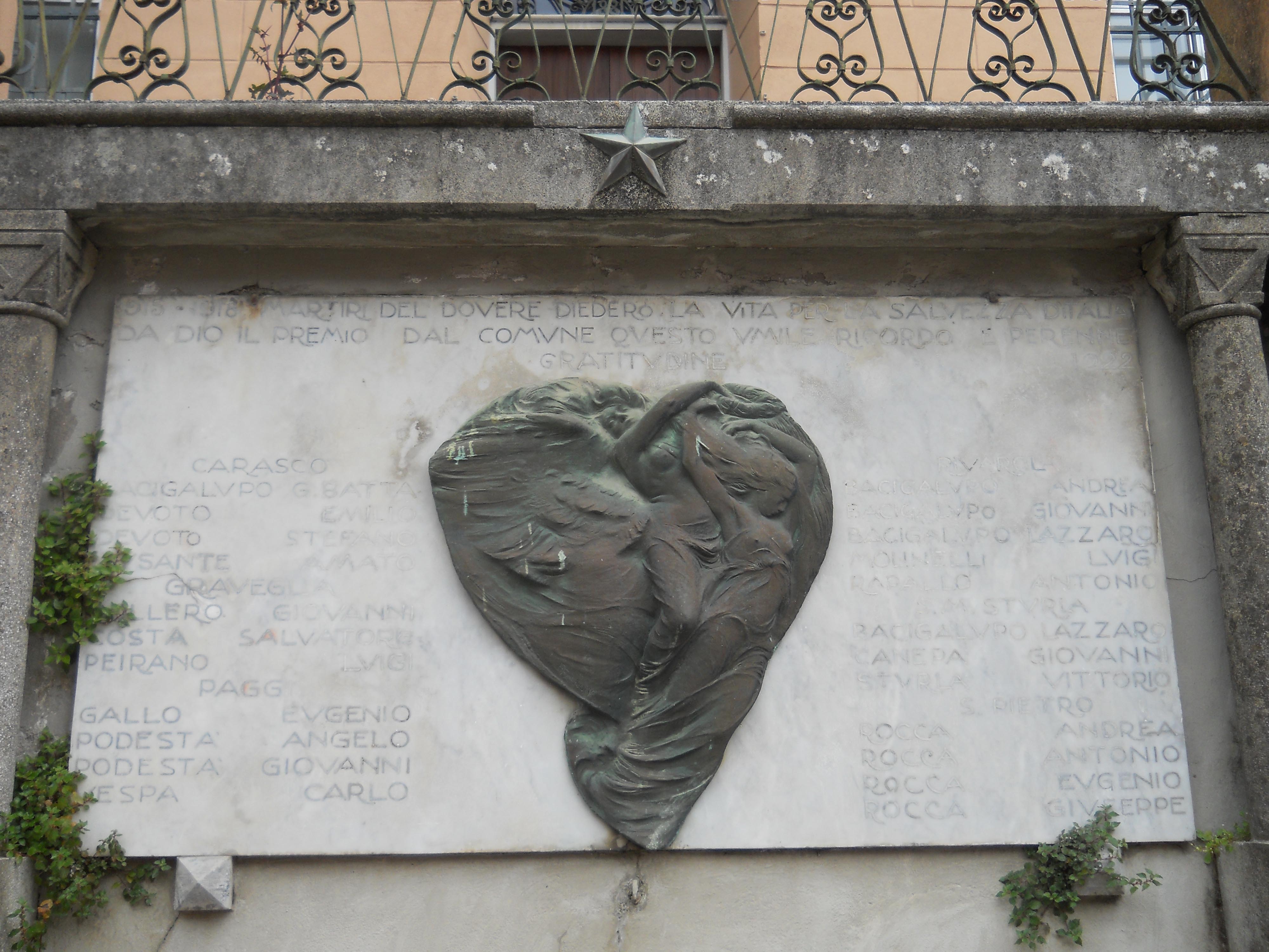 allegoria della Vittoria (lapide commemorativa ai caduti) di Falcone Francesco (primo quarto XX)