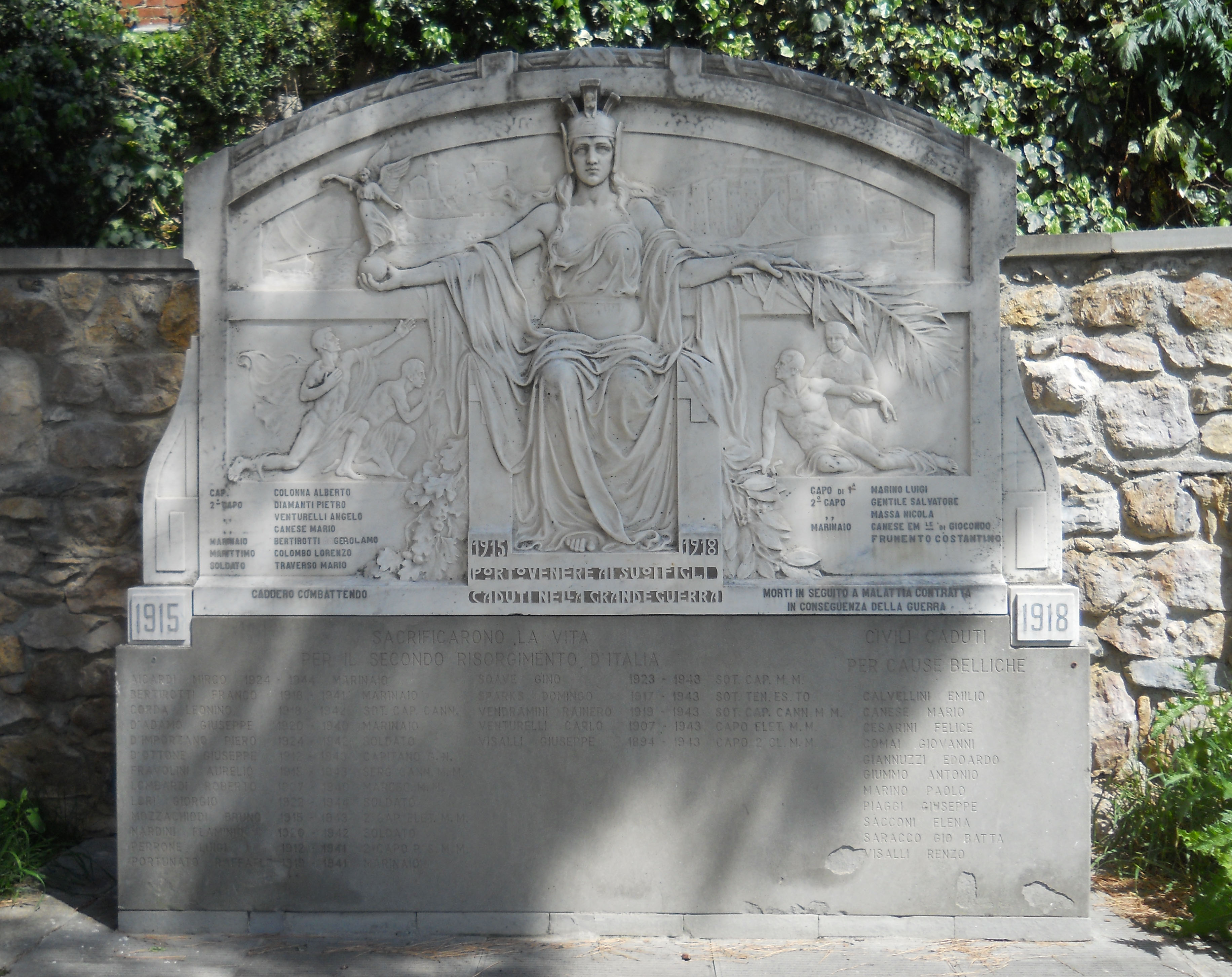 allegoria del sacrificio del soldato per la Vittoria (monumento ai caduti - a lapide) - ambito ligure (prima metà XX)