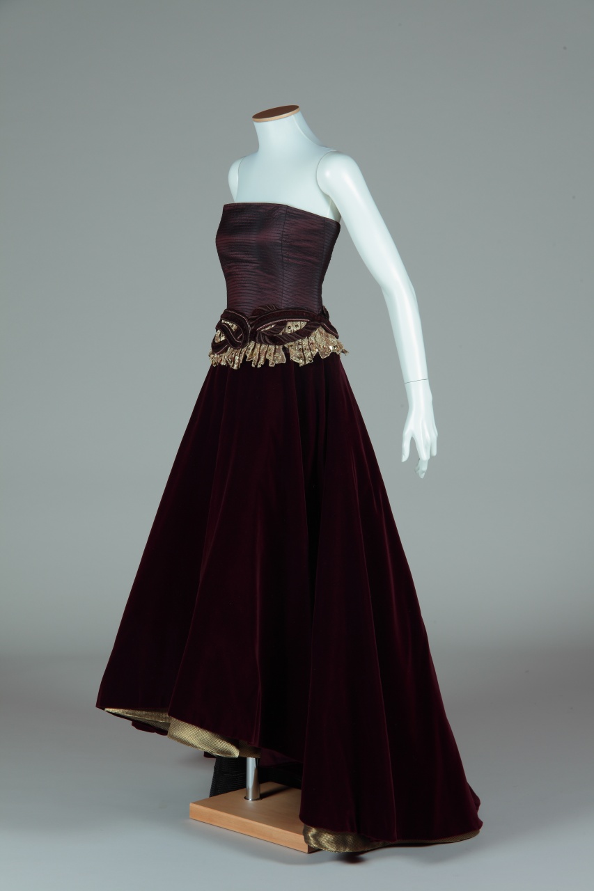 abito femminile, insieme di Ferré Gianfranco - manifattura italiana (ultimo quarto sec. XX)