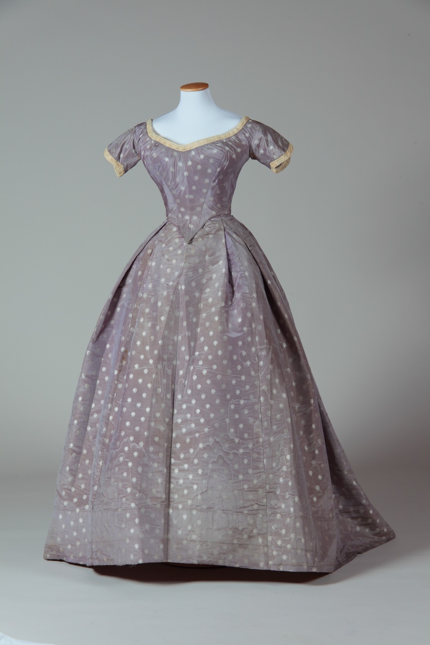 abito femminile, insieme - manifattura europea (terzo quarto sec. XIX)